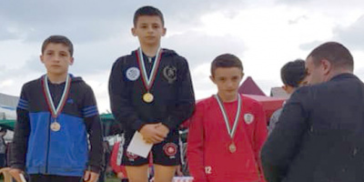 Борците на Караманци с три медала от турнир в Стремци