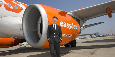 Поколението  easyJet – пилот на компанията стана един от най-младите летци във Великобритания