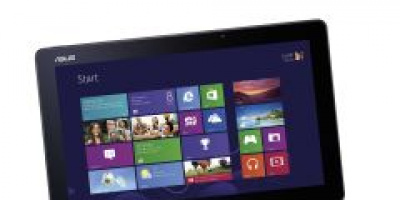 ASUS Transformer Book T300 с 13,3-инчов Full HD дисплей комбинира перфектно ноутбук и таблет