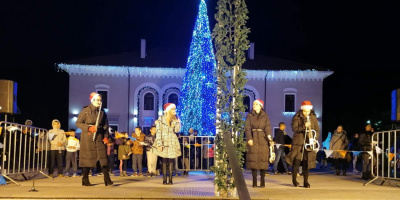 Коледни празници на площада в Царево