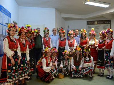 Лазарки огласиха с песните си община Созопол