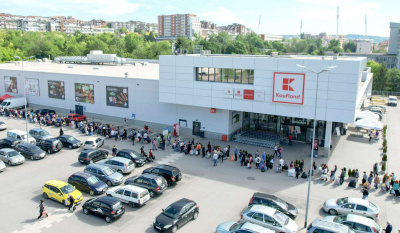 Близо 12 т пластмаса за рециклиране са събрани на паркингите на Kaufland в пролетното издание на „Книги за смет“