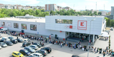 Близо 12 т пластмаса за рециклиране са събрани на паркингите на Kaufland в пролетното издание на „Книги за смет“