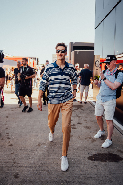 Джордж Ръсел в Tommy Hilfiger за Silverstone Grand Prix