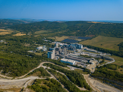 ТИТАН Златна Панега е първият циментов завод в България със собствен фотоволтаичен парк